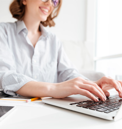 maghub-woman-computer-success maghub-woman-computer-success